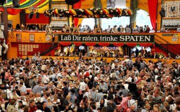 le hội bia duc thang 10 oktoberfest van hoa uong bi cac nuoc