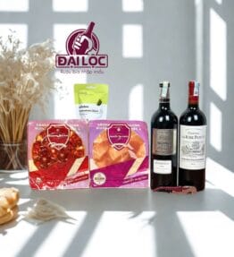 Combo Vang Bordeaux Đẳng Cấp: Mua 2 Chai Tặng Ngay Set Thịt Muối & Oliu Cao Cấp