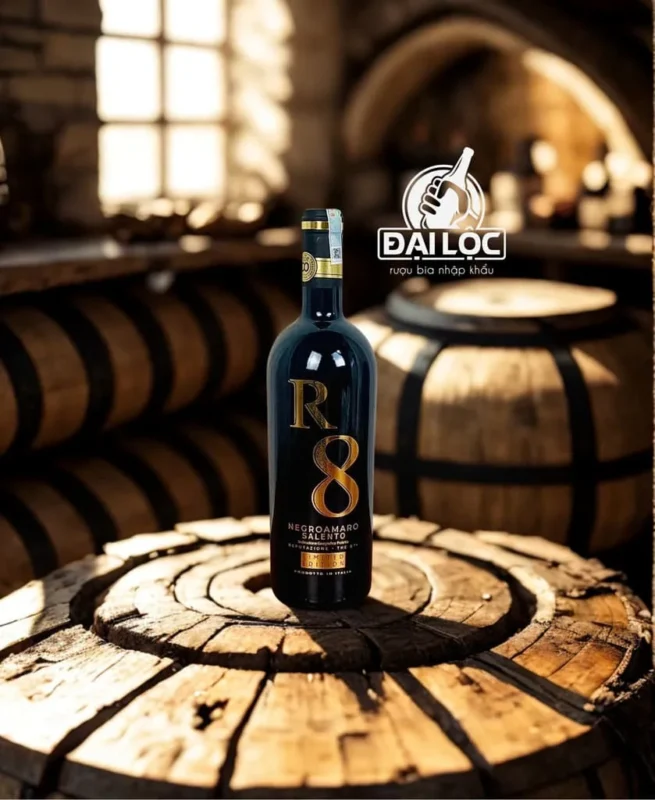 Vang Ý R8 Negroamaro là chai vang đỏ được săn đón bởi những người yêu thích tại Shop Đồ Uống Đại Lộc