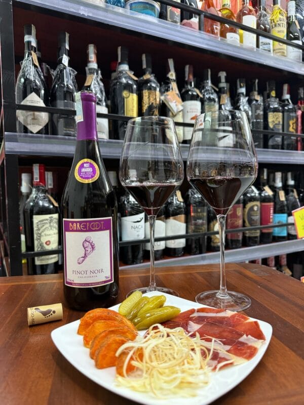 Rượu Vang Mỹ Barefoot Pinot Noir 13,5% Chai 750ml