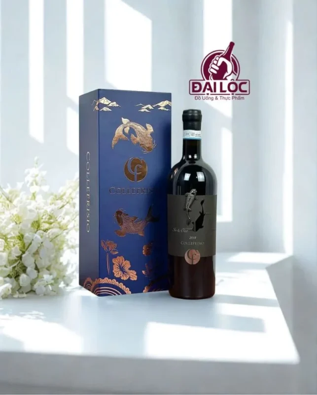 Hương vị rượu cô đọng từ quả anh đào đen, chocolate đen, gỗ sồi nướng và cam thảo, kéo dài bất tận.